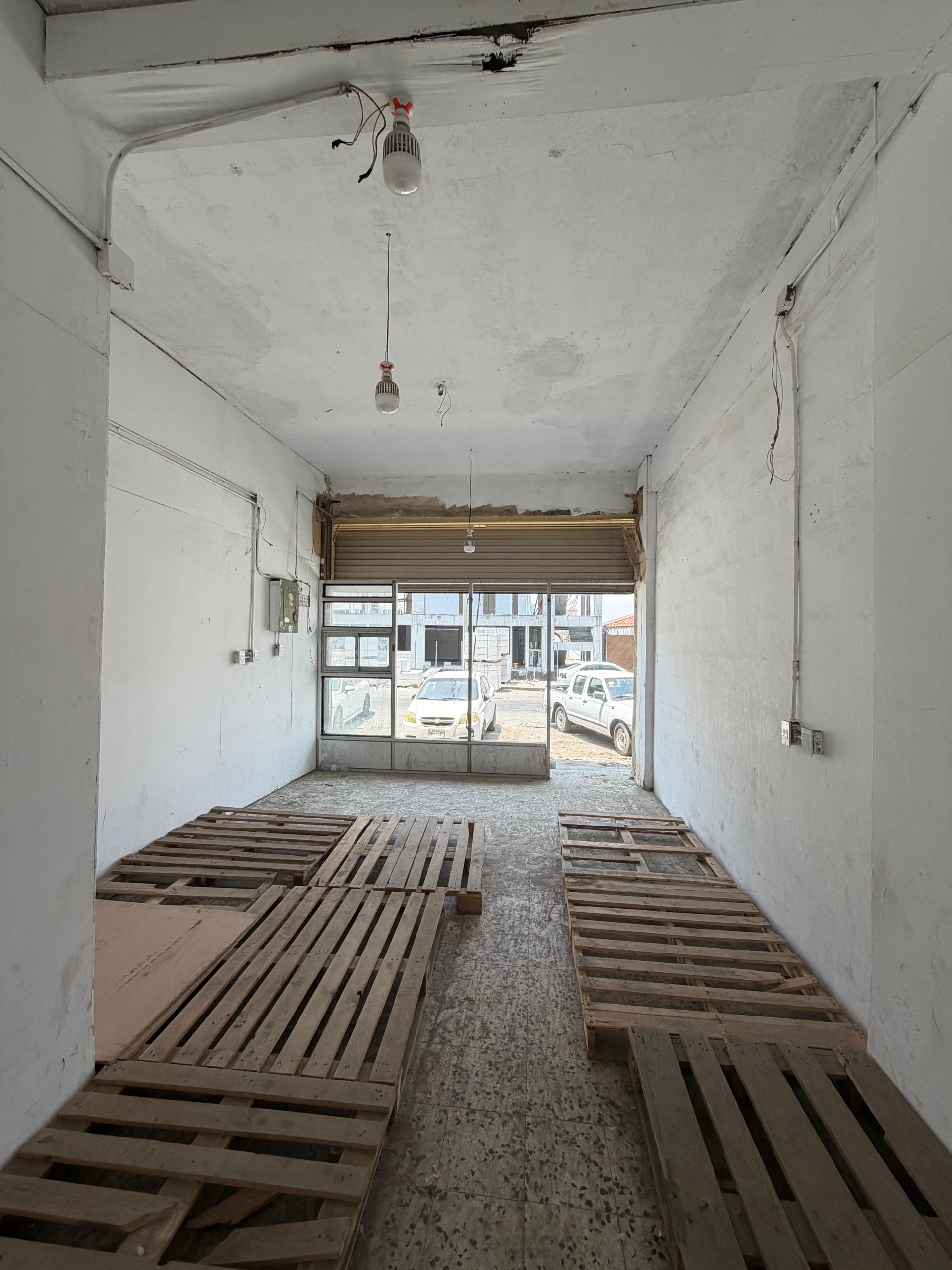 Building 166, Shop 001