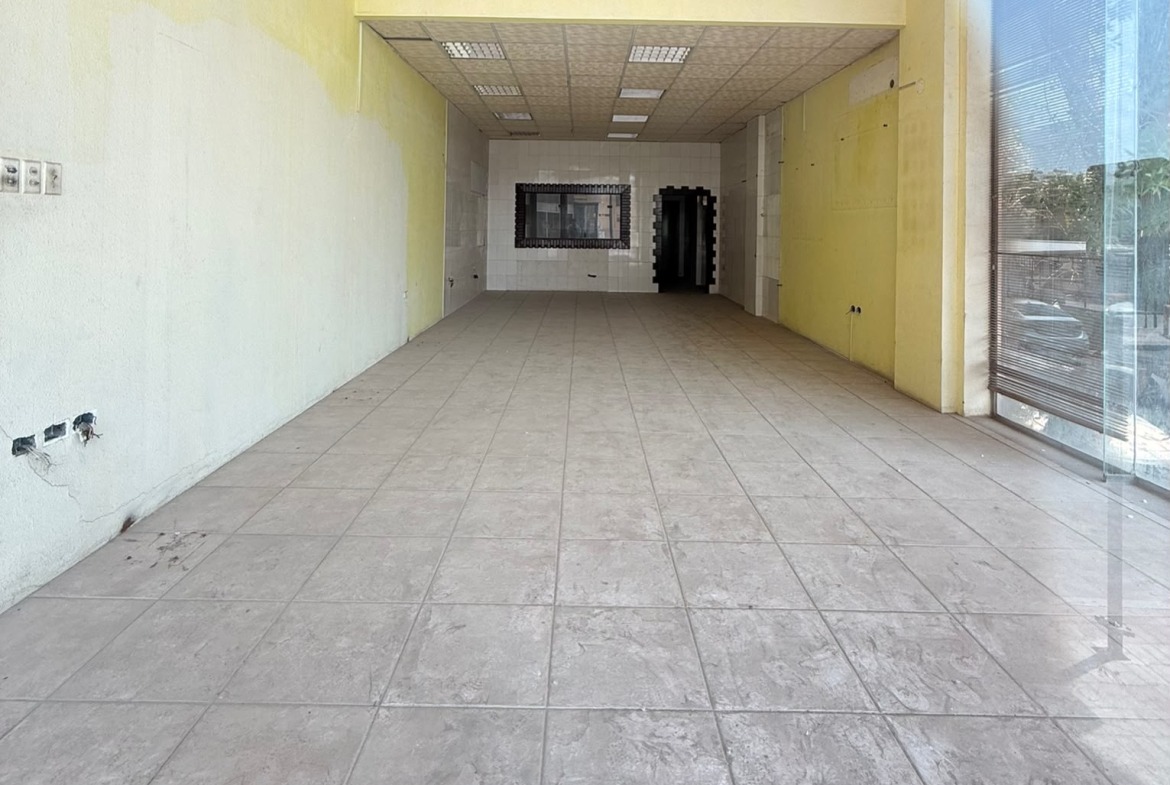 Building 190, Shop 1