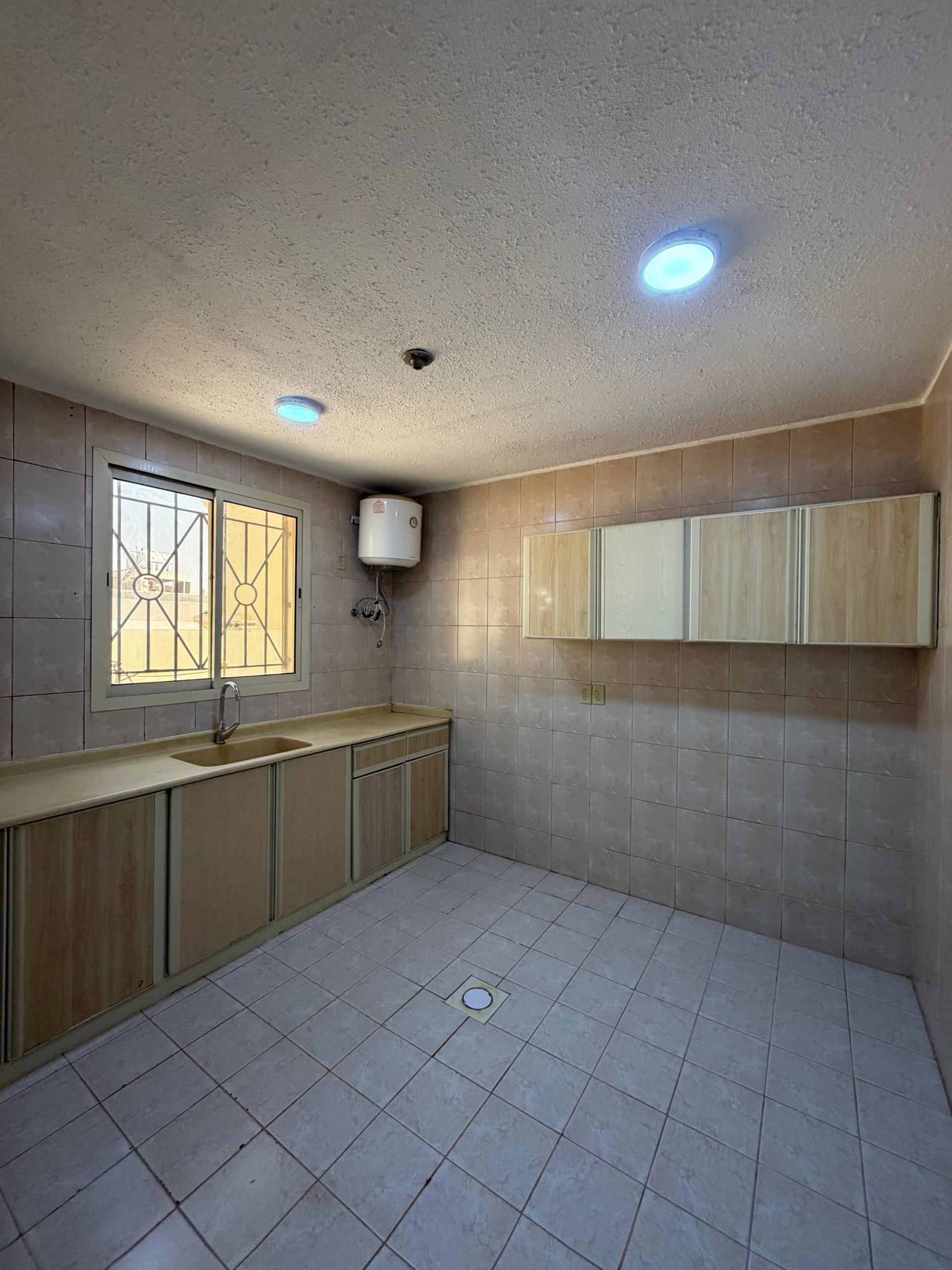 عمارة 300 شقة 14