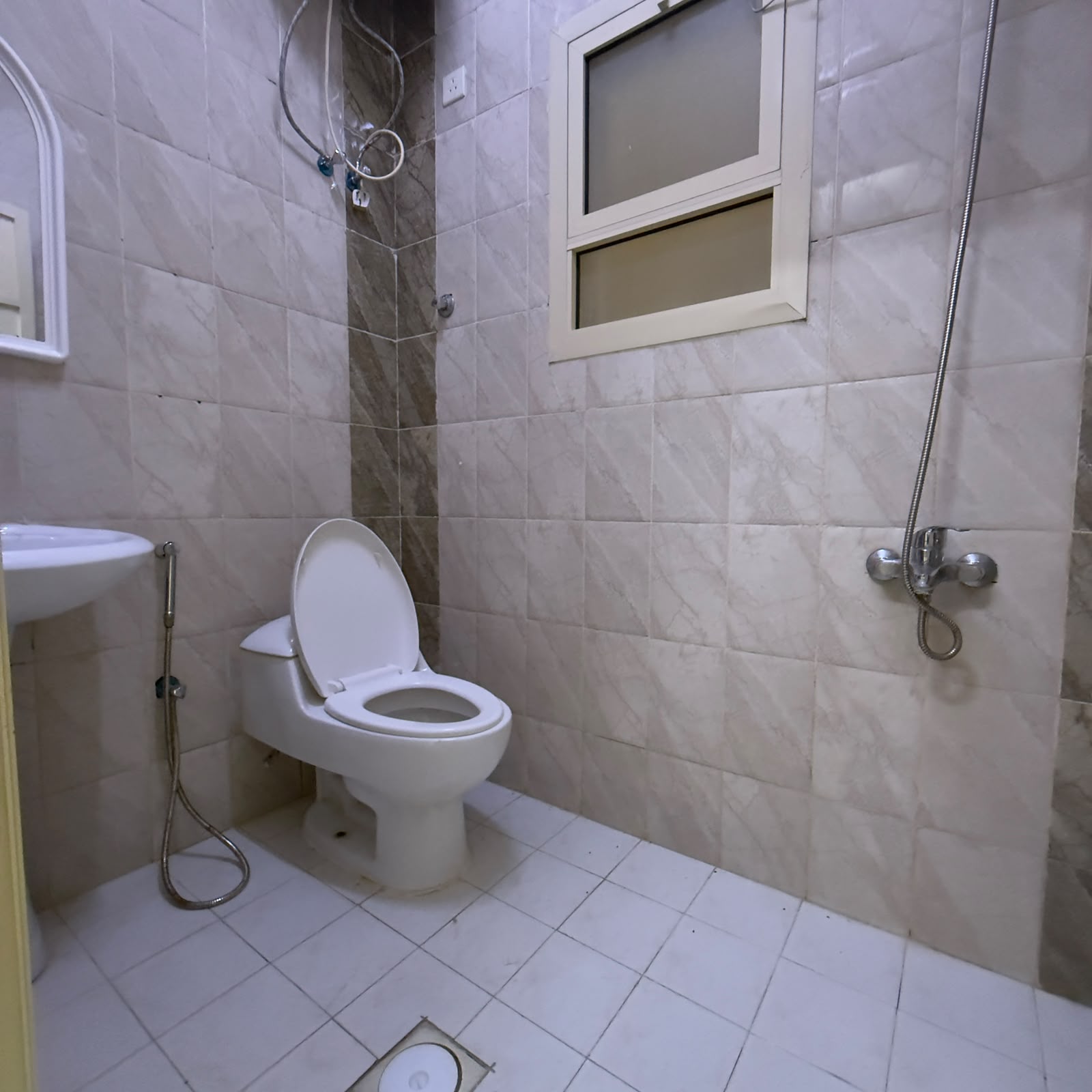 WhatsApp Image 2026-09-27 at 10.47.46 AM (1) Building 180, Apartment 23