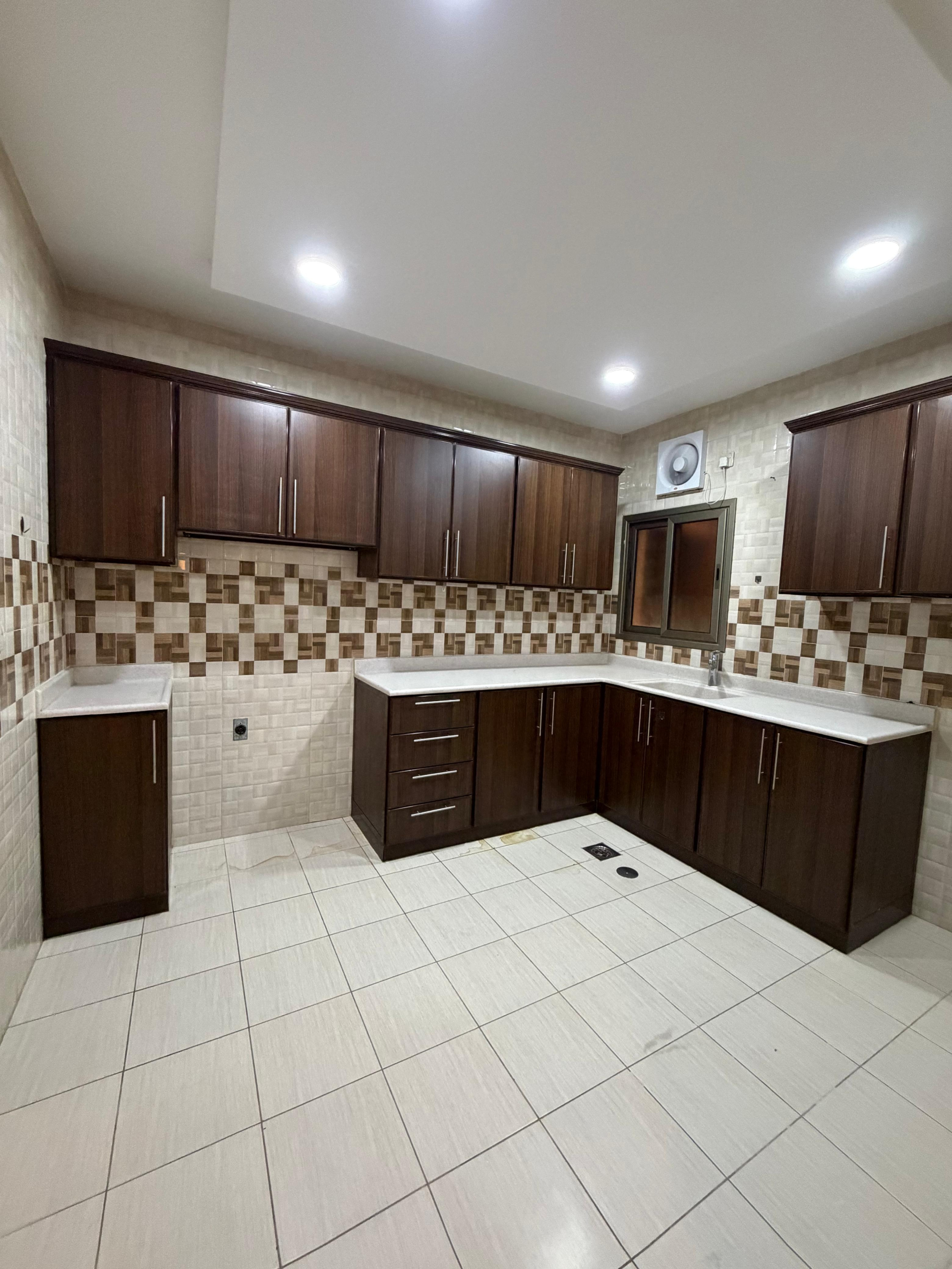 عمارة 28 شقة 12