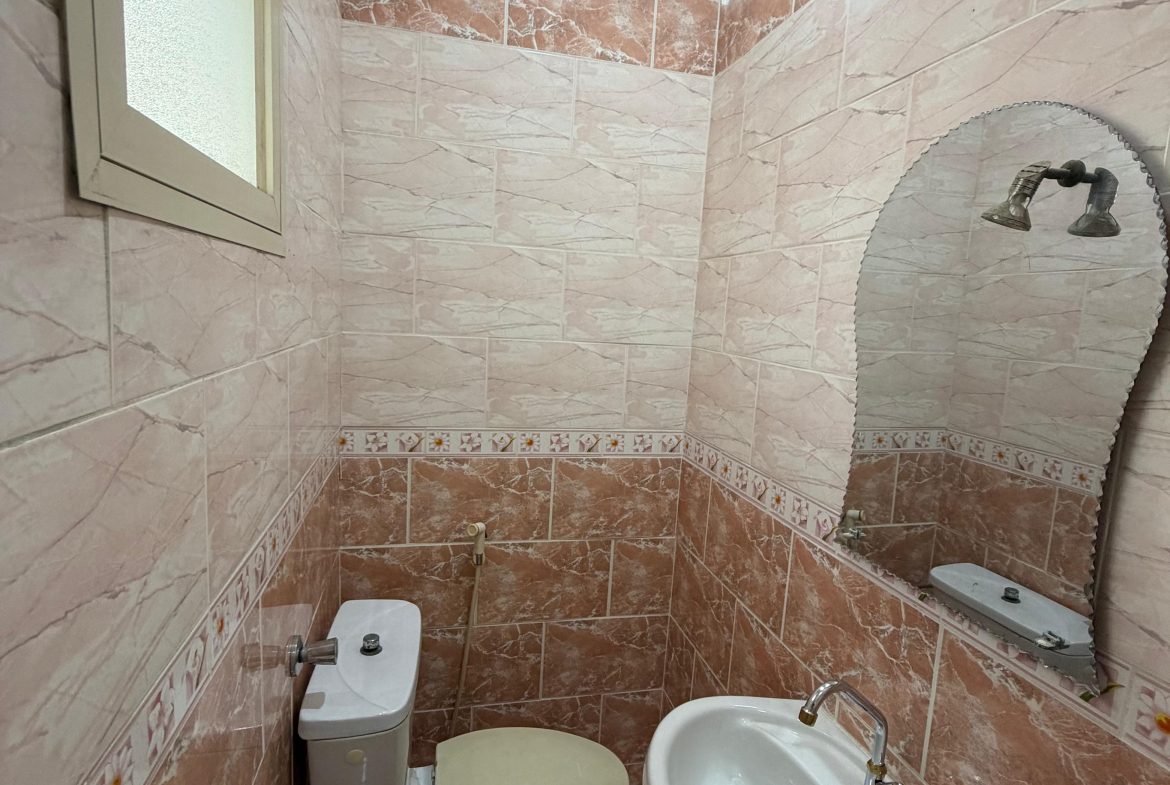 Building 44, Apartment 10