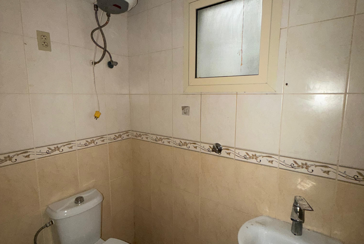 Building 17, Apartment 10