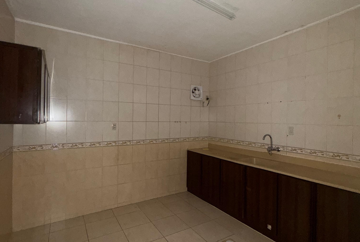 Building 17, Apartment 10