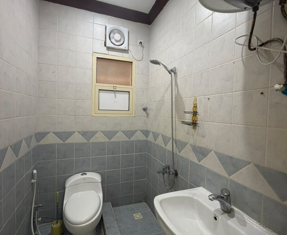Building 13, Apartment 1